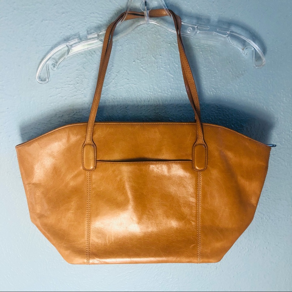 Hobo camel tan leather shoulder bag